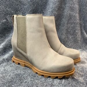 Sorel Women’s 7 Boot Chelsea Joan Of Arctic Wedge Taupe Waterproof Leather